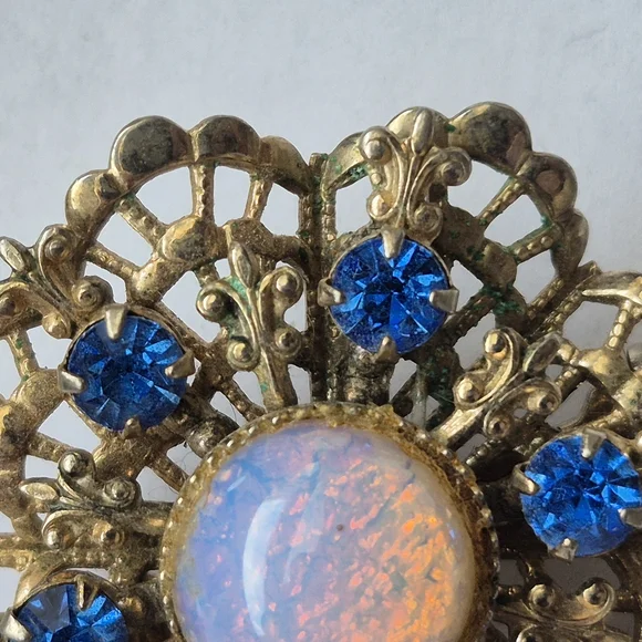 Vintage Faux Opal Blue Rhinestone Filigree Gold Tone Brooch - Picture 3 of 5